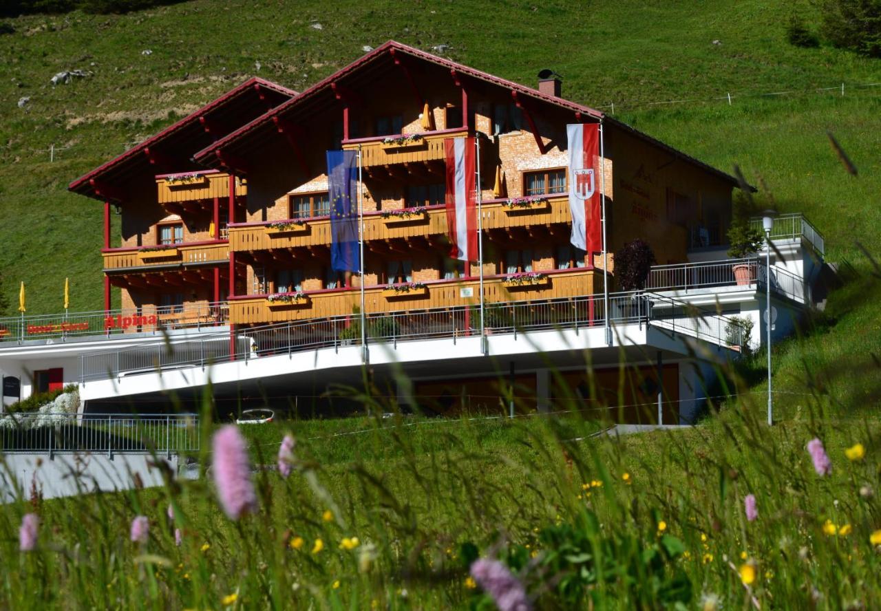 Hotel Garni Alpina Damüls Extérieur photo